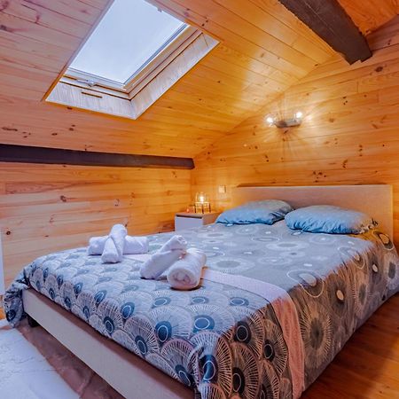 Le Chalet Saint-Pardoux-la-Rivière エクステリア 写真